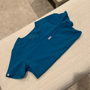 Figs Caribbean blue scrub top